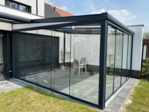 Terrasoverkappingen en glazen schuifwanden